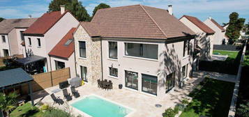 Maison 240 m2 avec piscine