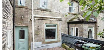 Terraced house to rent in Towngate, Holmfirth HD9