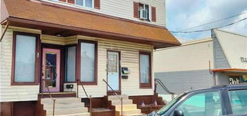 120-122 S 2nd St, Lehighton, PA 18235