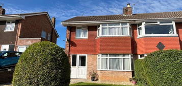 Detached house to rent in Buckingham Road, Swindon SN3