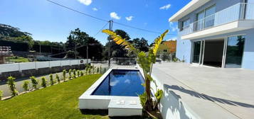 Moradia T3 com jardim e piscina em Alcabideche, Cascais