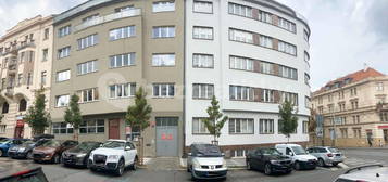 Pronájem bytu 1+kk 35 m², U Nikolajky, Hlavní město Praha