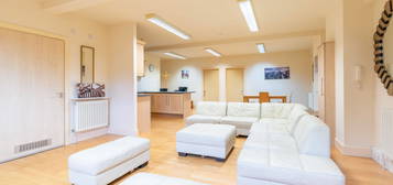 2 bed flat to rent