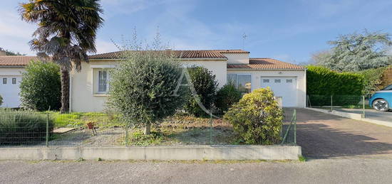 Maison de plain-pied  à vendre, 5 pièces, 3 chambres, 102 m²