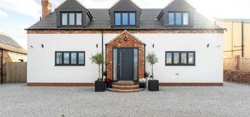 5 bedroom detached house for sale