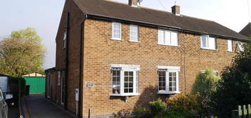 3 bedroom semi-detached house to rent