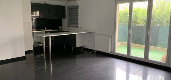 Appartement  à louer, 3 pièces, 2 chambres, 59 m²