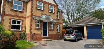 5 bedroom detached house