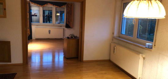 4 Zimmer Wohnung 100qm mit Balkon