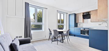 Flat for sale in Caledonian Road, London N1