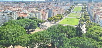 Apartamento T3 | Mobilado | Areeiro | Varandas | Vista sobre Lisboa |