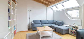 Schön Möbliert 3-Raum-DG-Wohnung mit Loft-Charakter in Schwabing-West mit Parkplatz