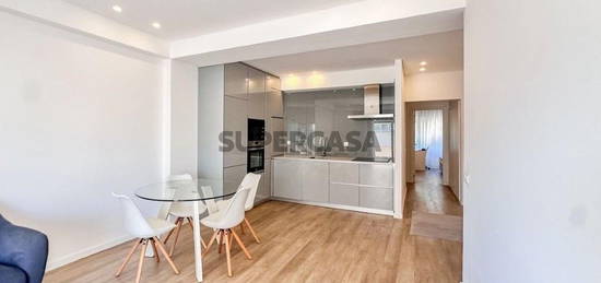 Apartamento T3 Remodelado e Equipado - Solum