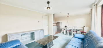 2 bed flat to rent