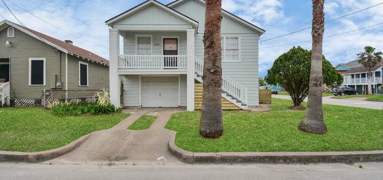 1024 47th St, Galveston, TX 77551