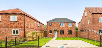 2 bedroom detached house for sale