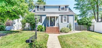 1 Grandview Ave, Middlesex, NJ 08846