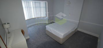 4 bed shared accommodation to rent