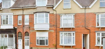 Flat to rent in Broadway, Totland Bay PO39