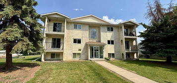 5502 S 58a St #103, Red Deer, AB T4N 2M3