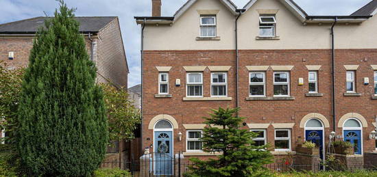 4 bed town house for sale