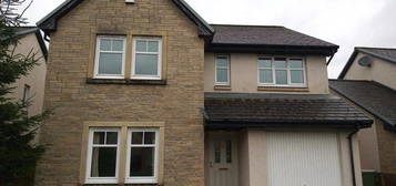 4 bed detached house to rent