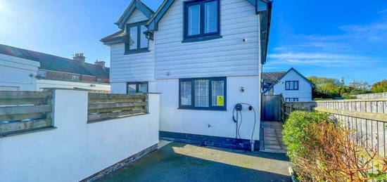 3 bedroom detached house