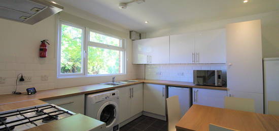 End terrace house to rent in Rye Close, Guildford GU2