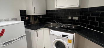 2 bed flat to rent