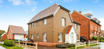 4 bed detached house for sale