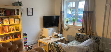 2 bed terraced house to rent