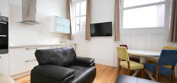 Flat to rent in Grainger Street, City Centre, Newcastle Upon Tyne NE1