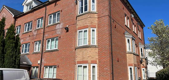 Flat to rent in Kingsburn Court, Manchester M19