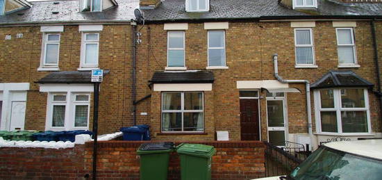 6 bedroom terraced house