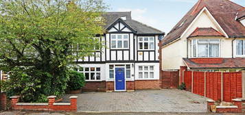 6 bedroom semi-detached house for sale