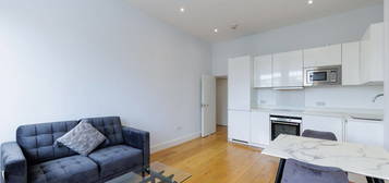 Flat to rent in Egerton Gardens, London SW3