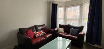 4 bedroom terraced house to rent