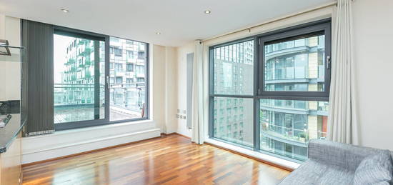 Flat to rent in 41 Millharbour, South Quay, London E14