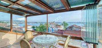 Beykoz yalikoyde deniz manzaral baheli  satlk asansrl 5 katl villa