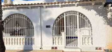 Casa adosada en Dolores-Santa Catalina