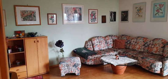 4 Zimmer Wohnung mit Südbalkon