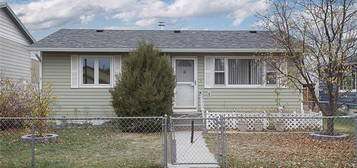 1130 N  Crow Ave, Hardin, MT 59034