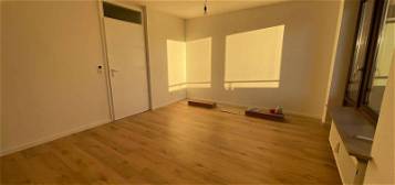 Erstbezug nach Sanierung mit Einbauküche und Balkon: freundliche 1,5-Zimmer-Wohnung in Braunlage