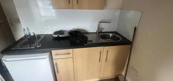 Studio to rent in Norwood Road, Southall UB2