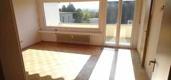 Gepflegte 1,5-Zimmer-Wohnung mit großem Balkon und Einbauküche in Radolfzell