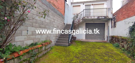 Casa adosada en venta en Verín