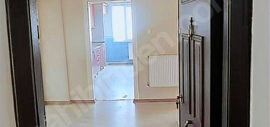 karaküprü şen evlerde 35 m yol üstünde 3+1 2 kat kiralık dayre