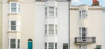 Flat to rent in Temple Street, Brighton, East Sussex BN1