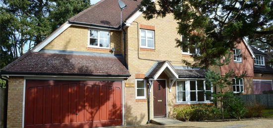 5 bedroom detached house