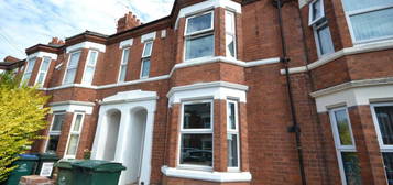 5 bedroom terraced house